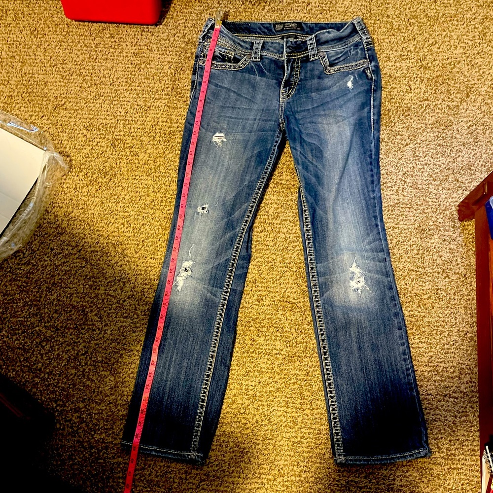 Womens' Jeans Size 29 x 31 SILVER Brand Aiko Boot Cut,  Blue Jeans. Distressed